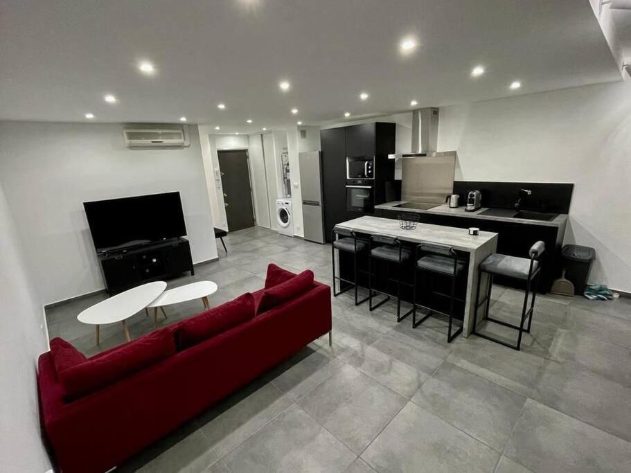 Apartamento 3 Pieces Refait A Neuf. Centre-ville. *