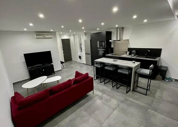 Appartement 3 Pieces Refait A Neuf. Centre-Ville.