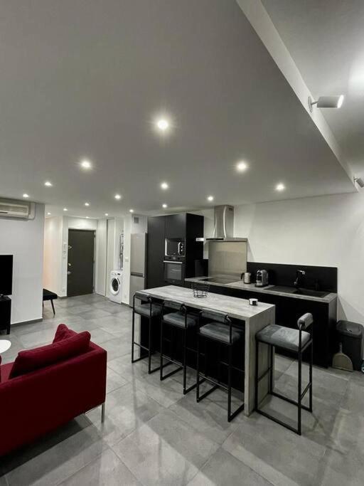 Apartment 3 Pieces Refait A Neuf. Centre-ville. Menton
