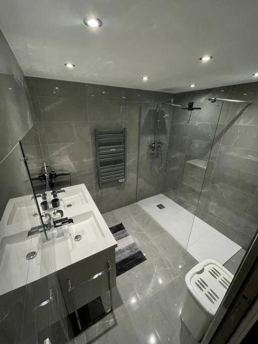 Appartement 3 Pieces Refait A Neuf. Centre-ville. Menton