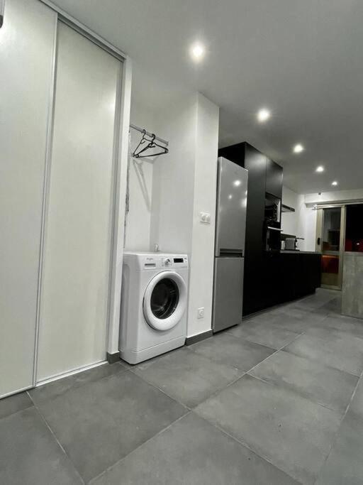 Apartment 3 Pieces Refait A Neuf. Centre-ville. *
